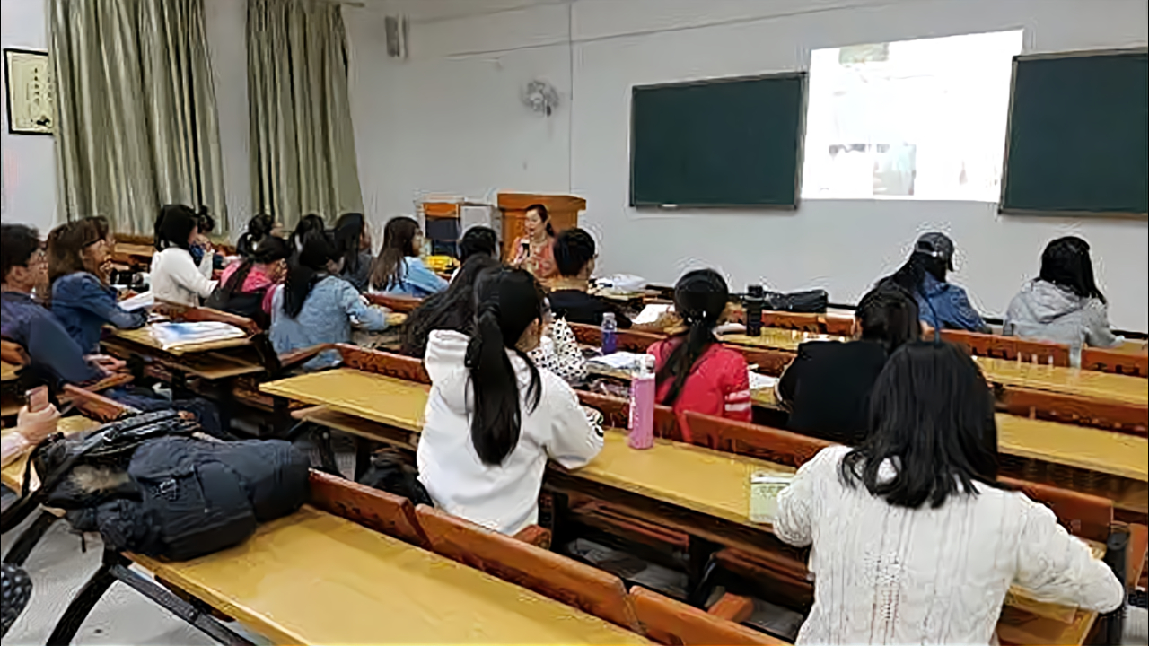 多地高校督促学生上课坐前排