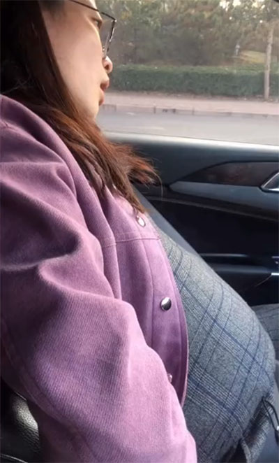 山西孕妇自驾去医院路上羊水破裂，丈夫拍个视频吧