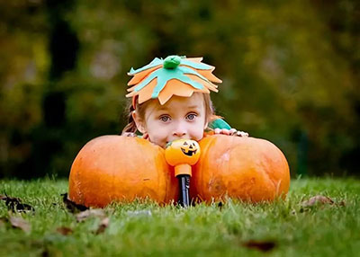 寒风飕飕秋季来临,怎么给孩子正确穿衣