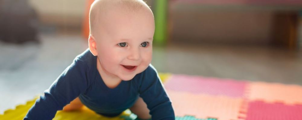 宝宝学爬有哪些注意事项 宝宝学爬要注意什么 宝宝学爬注意事项