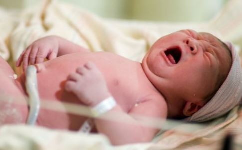 新生儿黄疸的原因 新生儿黄疸和孕妇饮食有关吗 如何预防新生儿黄疸