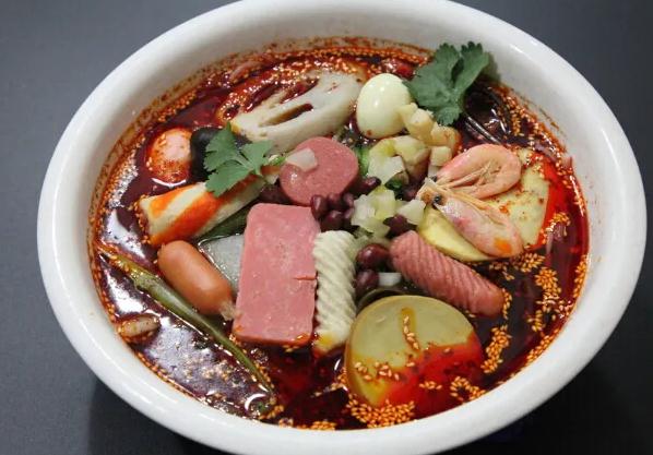 麻辣烫的汤汁怎样做?麻辣烫里都有什么食材?