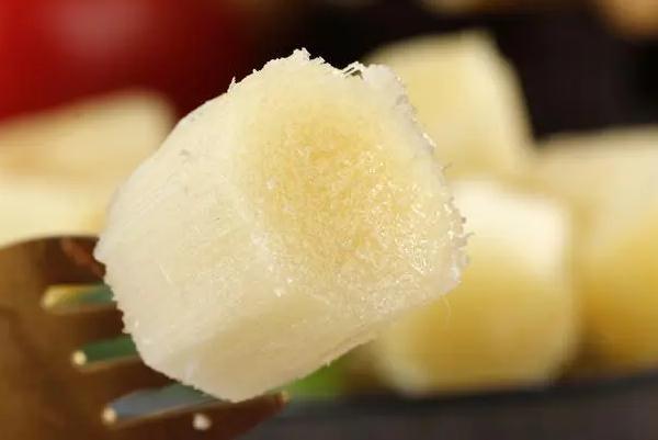 甘蔗怎么削皮容易?甘蔗削皮后隔夜能吃吗