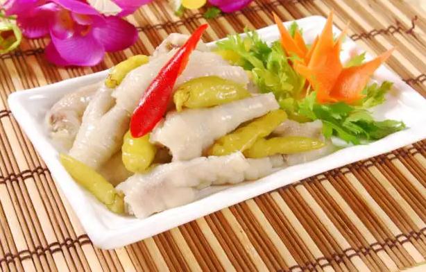 泡椒凤爪自己怎么做?吃泡椒凤爪会上火吗?