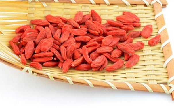 枸杞子干吃有有什么作用?枸杞直接吃有什么好处?