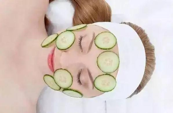 黄瓜敷脸怎么做?黄瓜水敷脸有什么好处?