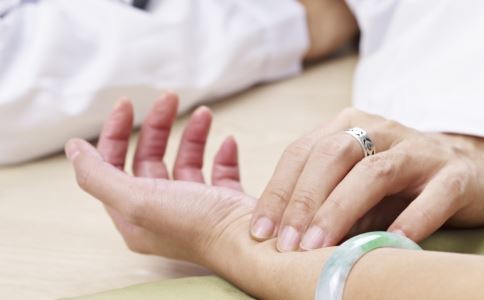 中医诊脉有什么区别 中医诊脉如何看 中医诊脉有哪些表现