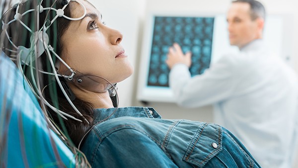 在什么情况下需要校准血糖仪?血糖试纸的使用注意事项