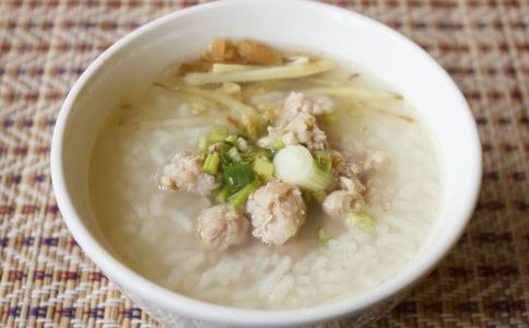 夏季手脚冰凉如何进补 夏季手脚冰凉吃什么 夏季手脚冰凉能吃羊肉吗