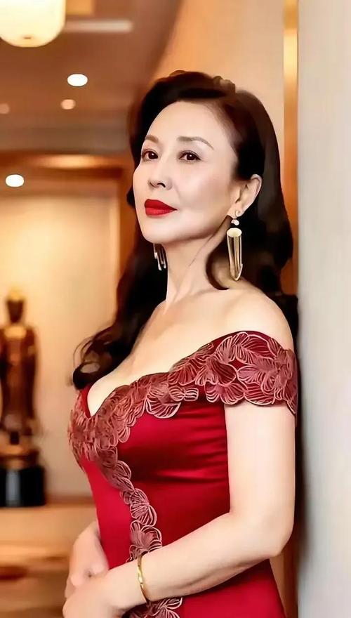 月嫂带睡规矩月嫂要睡到床边吗 月嫂带睡规矩月嫂要睡到床边吗