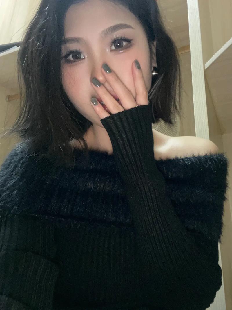 周雨彤个人资料及年龄 周雨彤个人资料及年龄