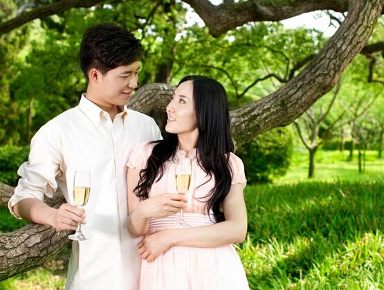 月嫂会偷拿母乳去买吗 月嫂会偷拿母乳去买吗