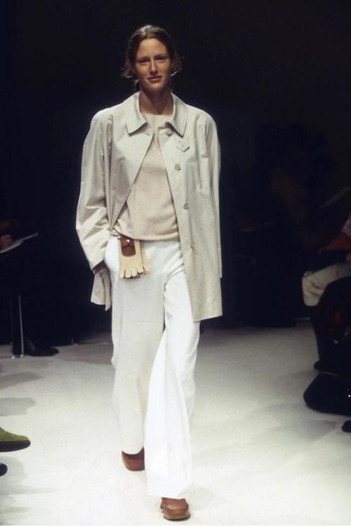 摇篮曲睡吧睡吧我亲爱的宝贝 摇篮曲睡吧睡吧我亲爱的宝贝