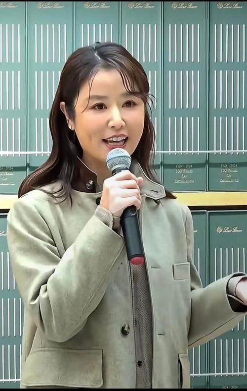 钟点工姑娘去东家干活