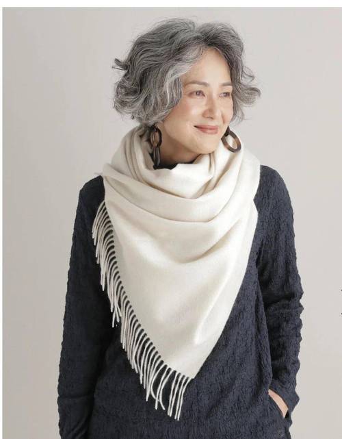 钟欣潼的个人资料简介 钟欣潼的个人资料简介