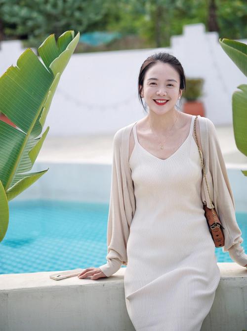 何猷君比老婆小几岁_何猷君和老婆 何猷君比老婆小几岁_何猷君和老婆