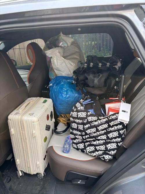 保姆监控人监控拍下保姆带娃这一幕