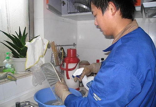 大便出血是怎么回事男性