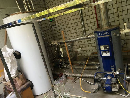 电闸吱吱响合不上去怎么回事?电闸里还冒火? 电闸吱吱响合不上去怎么回事?电闸里还冒火?