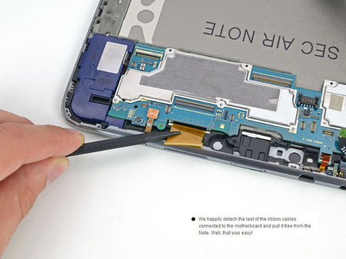 风衣可以用洗衣机洗吗 风衣可以用洗衣机洗吗