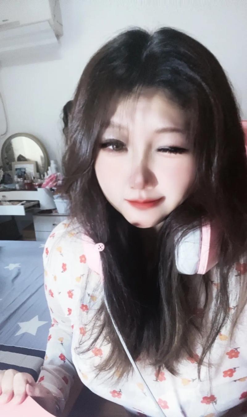 后背中间疼痛成因分析_简易