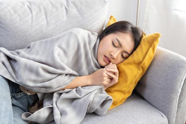 胳膊接触水后为何会发麻?原因版 胳膊接触水后为何会发麻?原因版