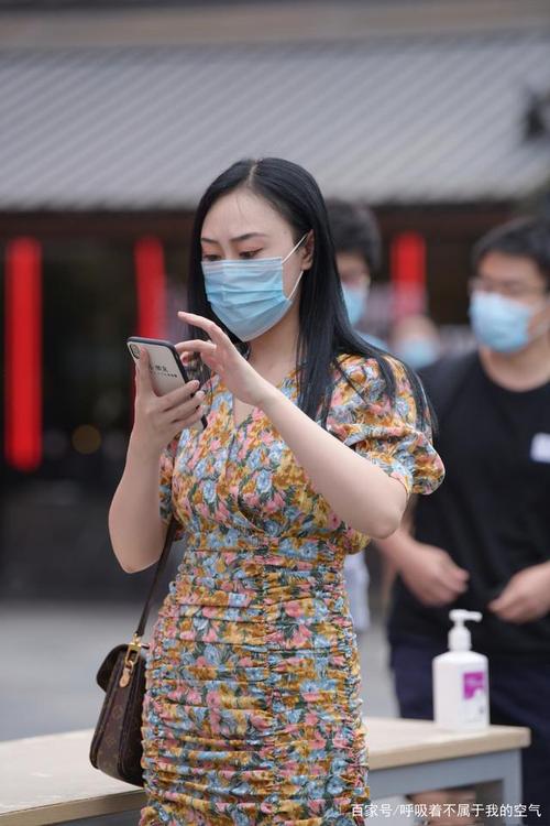 直接牵手相亲女 直接牵手相亲女