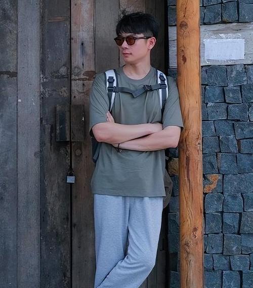 前列腺增生会出现哪些症状 常见三种症状