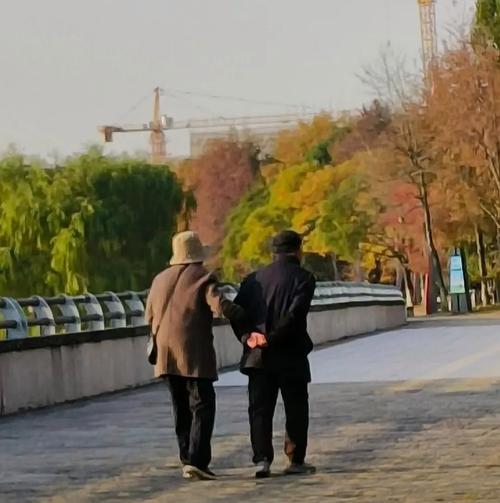 女性最佳睡姿是什么 推荐右侧卧睡姿 女性最佳睡姿是什么 推荐右侧卧睡姿