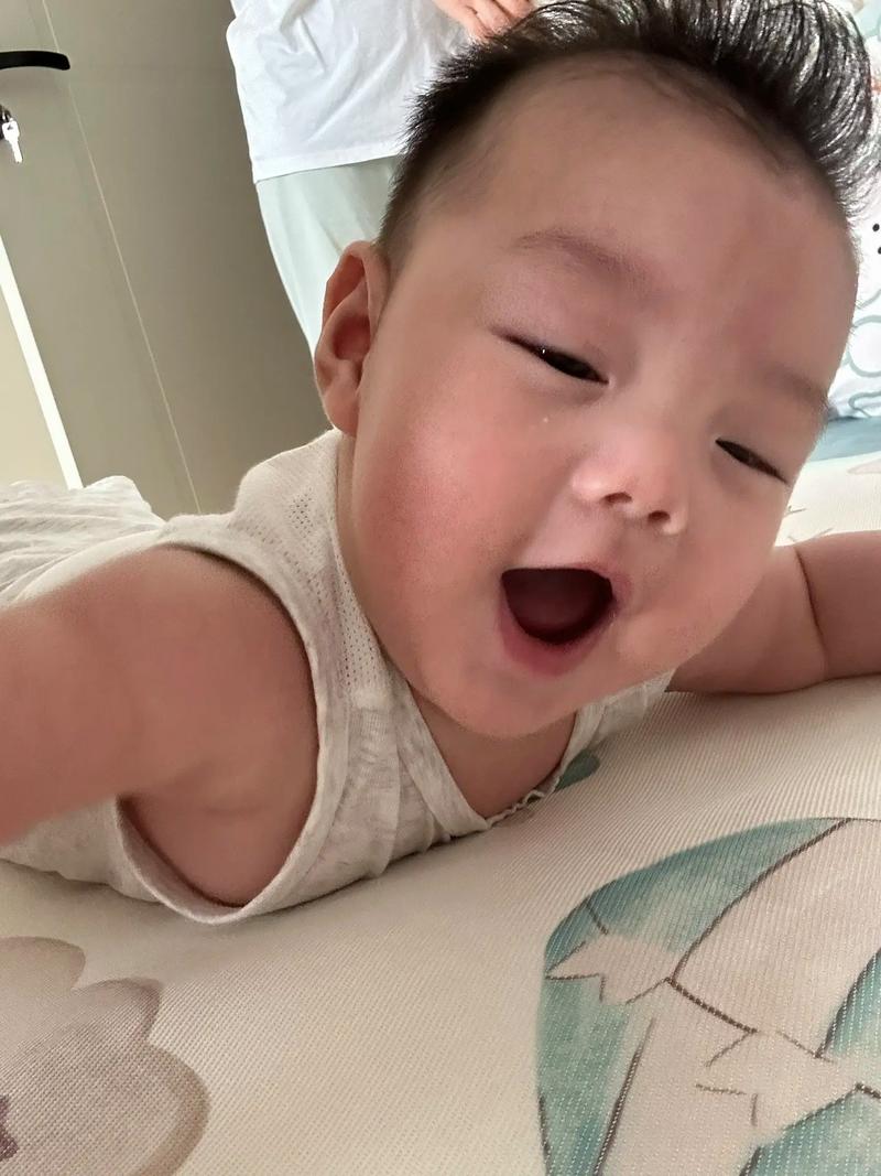 眼镜一族如何预防眼部皱纹 预防皱纹小妙招