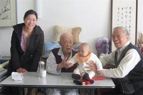 月嫂从事月嫂已经5年了