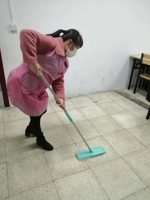 育婴保姆多少钱一个月