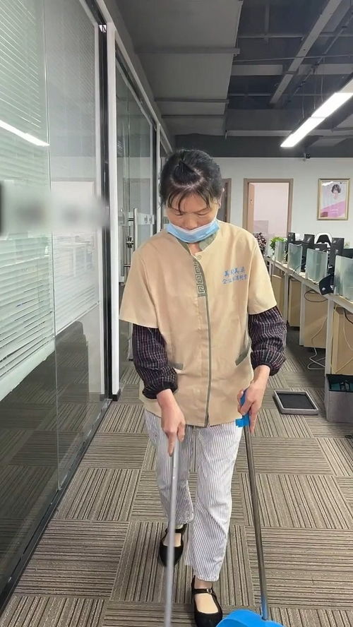 月嫂对着宝宝嘘气月嫂嘴对着宝宝太近怎么说