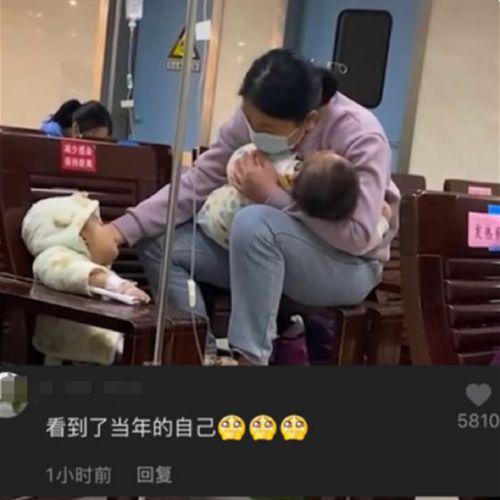 年轻的父母莫让婴儿感情缺乏