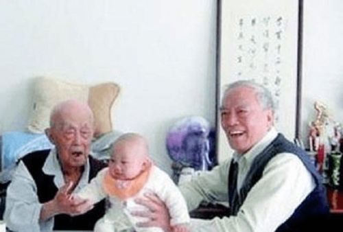 海边小保姆 美国大海保姆生活视频 海边小保姆 美国大海保姆生活视频