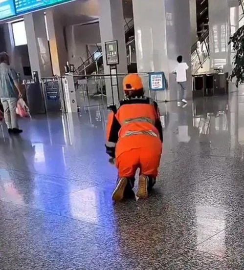 找个带小孩的保姆要多少钱 找个带小孩的保姆要多少钱