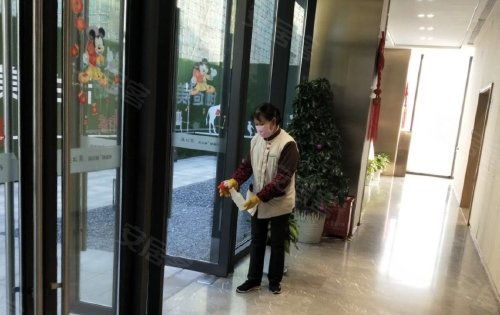 老祝阿英保姆 保姆曲阿英扮演者