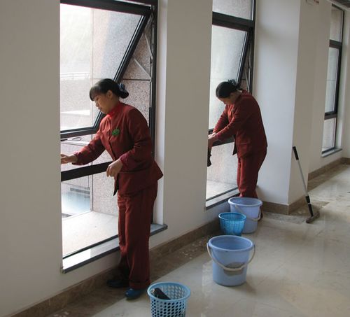 家庭保姆多少一个月