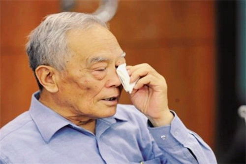 月嫂突然咳嗽 月嫂嗓子疼咳嗽 还能照顾宝宝吗 月嫂突然咳嗽 月嫂嗓子疼咳嗽 还能照顾宝宝吗