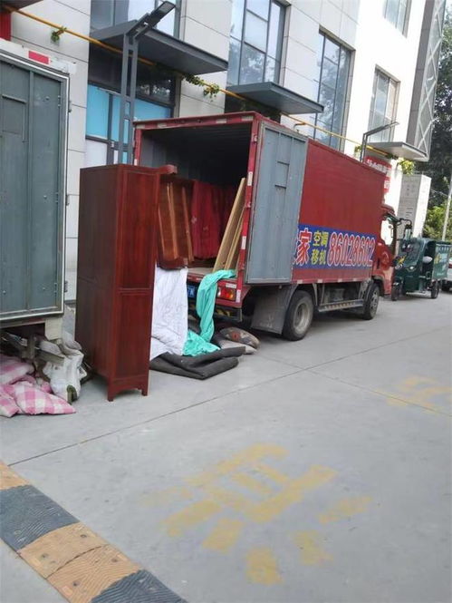 保姆打骂女生 保姆当众打小孩围观者心都碎了果断选择报警! 保姆打骂女生 保姆当众打小孩围观者心都碎了果断选择报警!