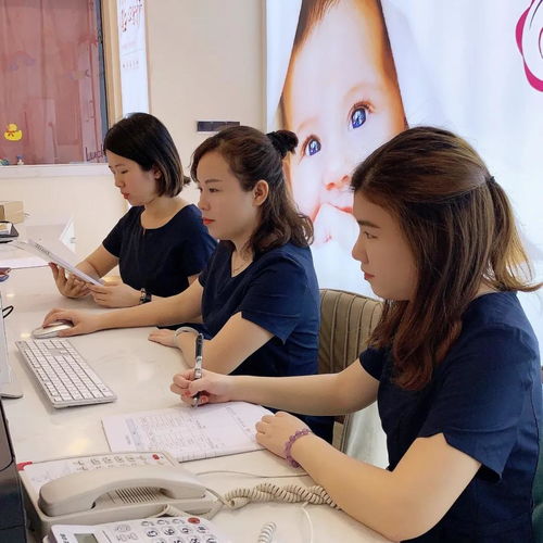 月嫂转育儿嫂区别在哪