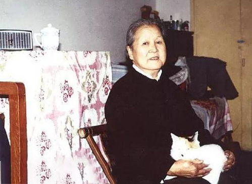 保姆走路脱鞋保姆走路脱鞋视频 保姆走路脱鞋保姆走路脱鞋视频