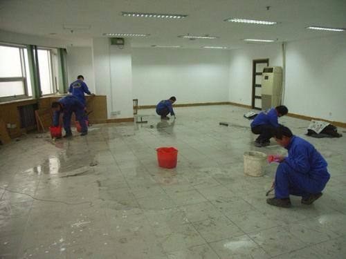 教你正确来使用眼药膏和眼药水