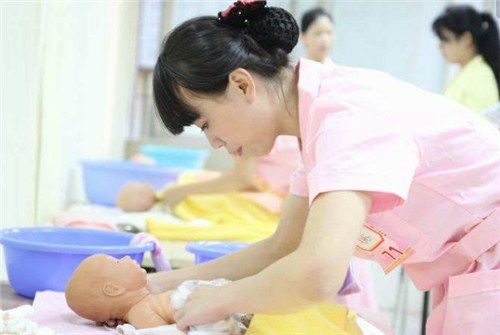 新兴钟点工上哪找 钟点工在哪里