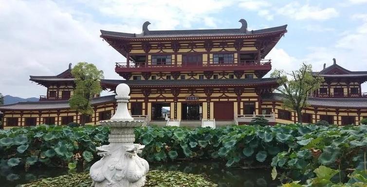 章若楠哪里毕业的啊 章若楠毕业照