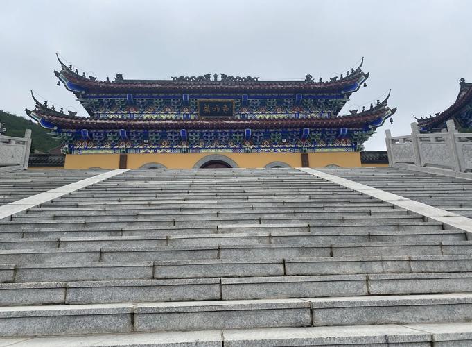 朱珠老公简介王昀佳微博朱珠低调结婚，神秘