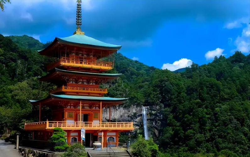 女性鸡年出生人的命运 女性鸡年出生人的命运