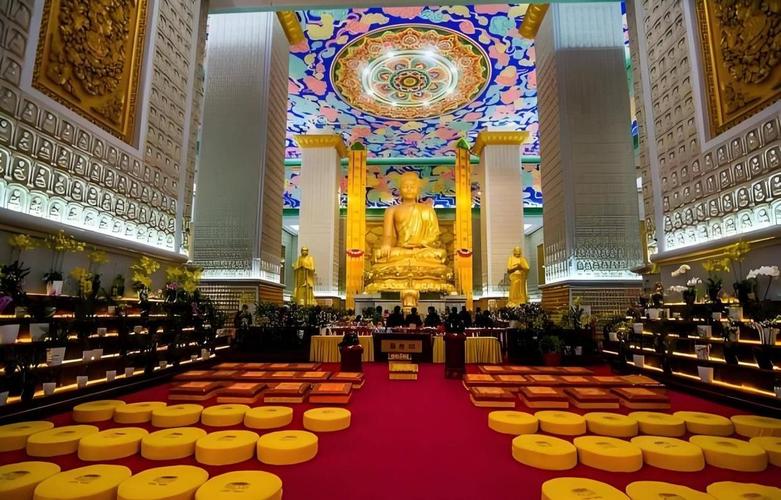 梦见虱子大；但假使窗口又多又大，便不能让