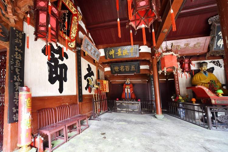 75年属兔女2025年运势运程