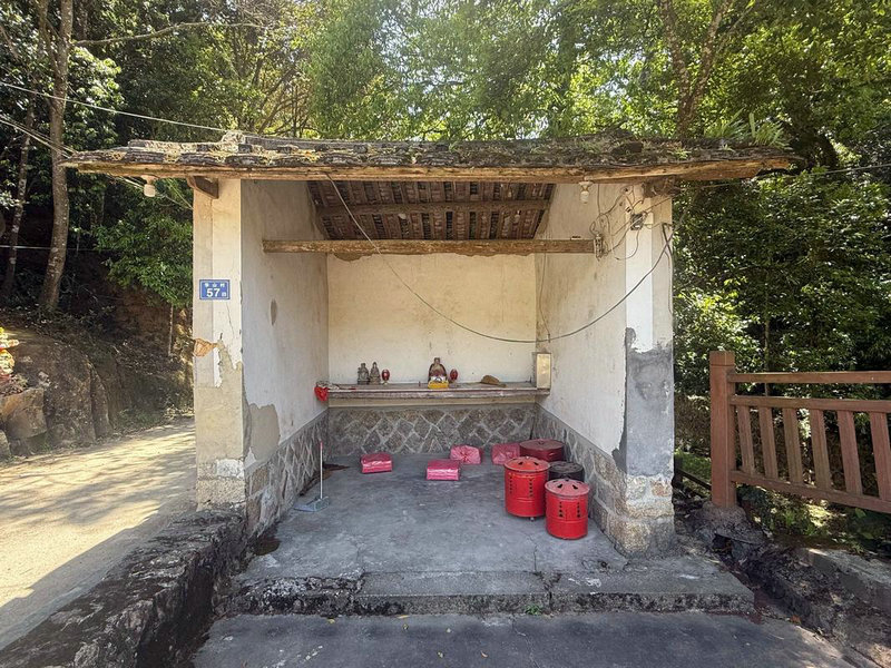 8月29_沙发前面的空间不充裕